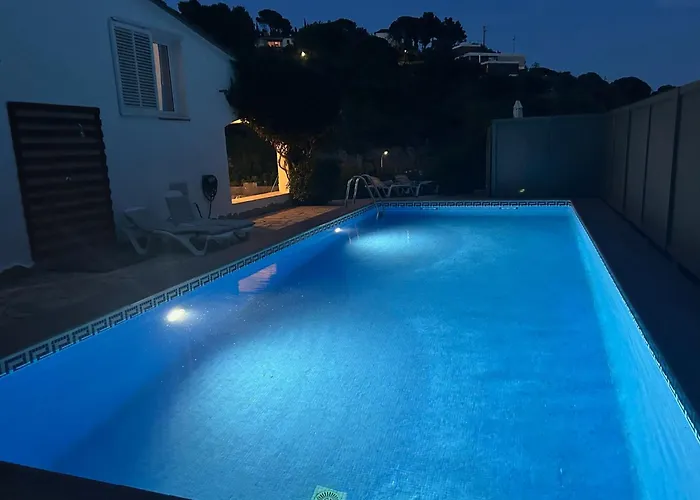 Villa con el parking 24 privado en la playa Villa *