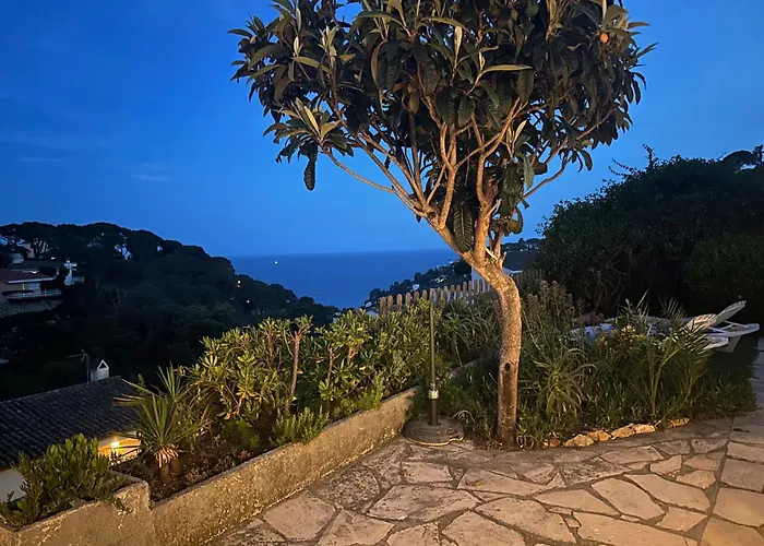 Villa con el parking 24 privado en la playa Villa Tossa de Mar