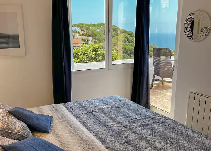 Villa con el parking 24 privado en la playa Villa *