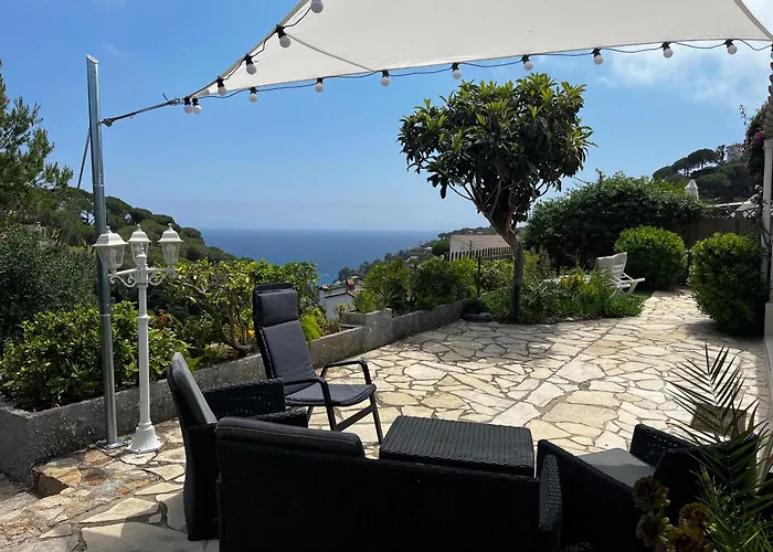 Villa con el parking 24 privado en la playa Tossa de Mar