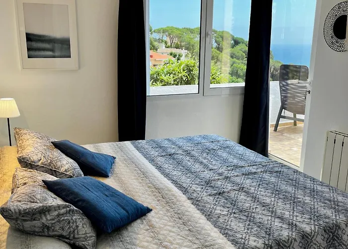 Villa con el parking 24 privado en la playa Villa Tossa de Mar