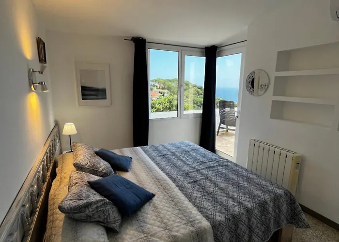 Villa con el parking 24 privado en la playa *