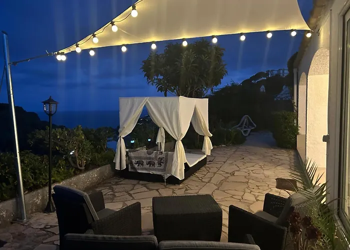 Villa con el parking 24 privado en la playa